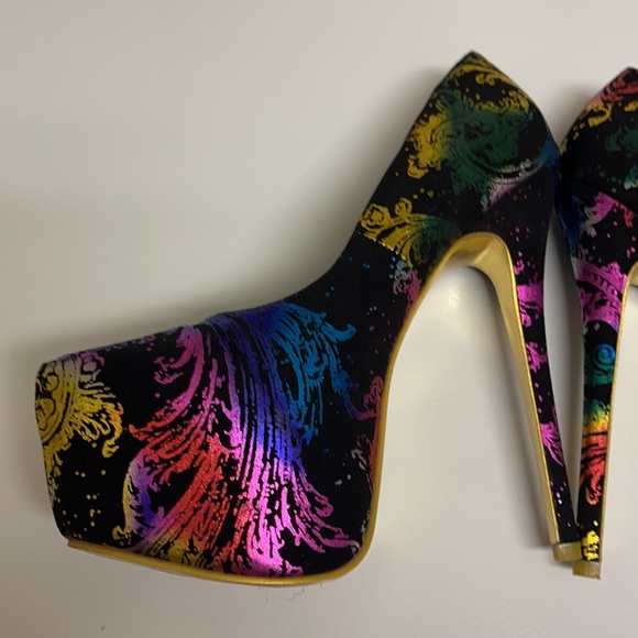 Size 9. Black multi colored heels. Worn twice. Original box. No rips. Like new - Picture 2 of 5